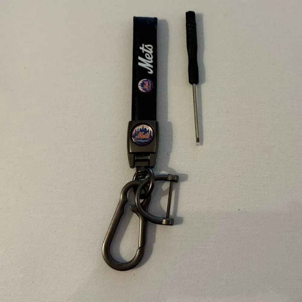 New York Mets Key Fob Keychain in Black Leather with Logo NWT